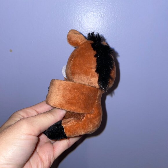 NEW Disney's Cutie Cuff - Series 3 Collection - Pumba from The Lion King Movies - Picture 4 of 7